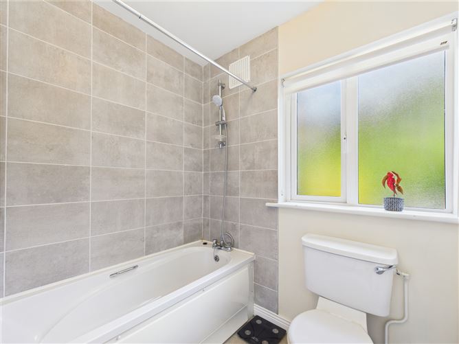 13 Croke Gardens, Thurles, Co. Tipperary