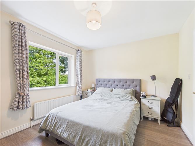13 Croke Gardens, Thurles, Co. Tipperary