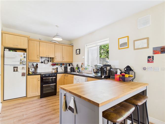 13 Croke Gardens, Thurles, Co. Tipperary