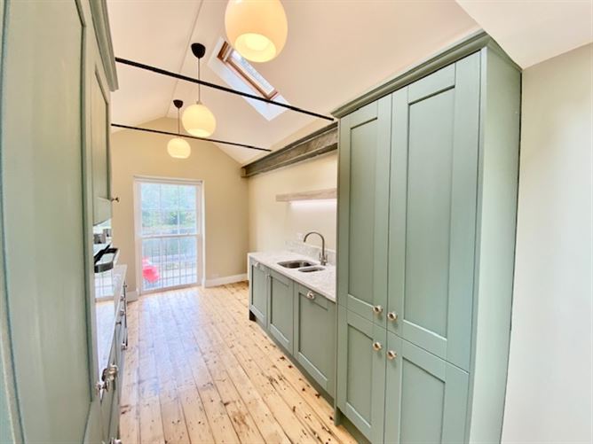 8 Bridge Street, Ramelton, Donegal