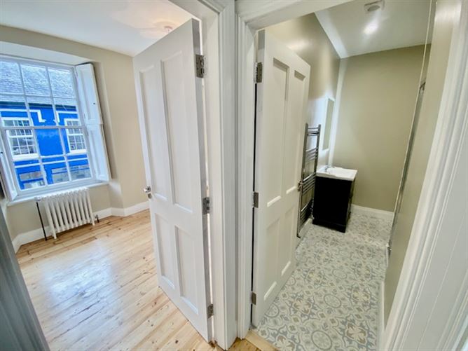 8 Bridge Street, Ramelton, Donegal