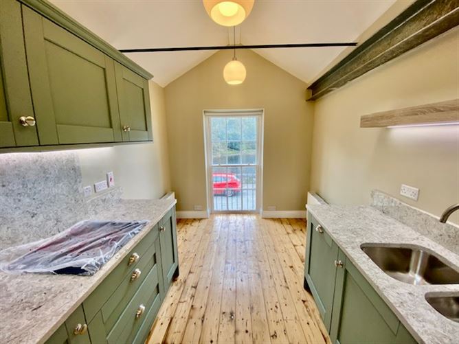 8 Bridge Street, Ramelton, Donegal