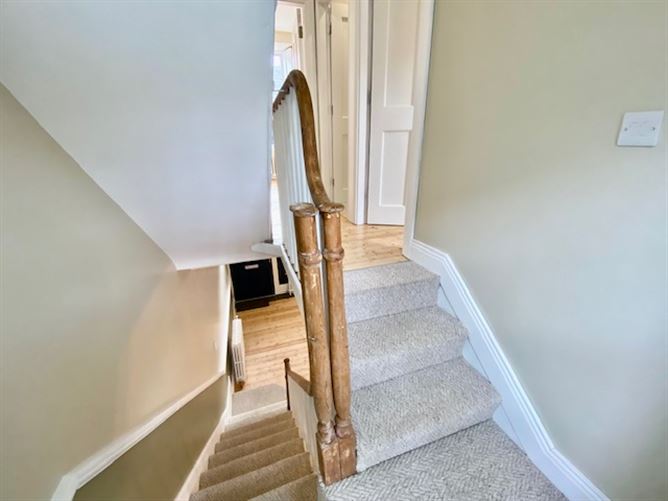 8 Bridge Street, Ramelton, Donegal