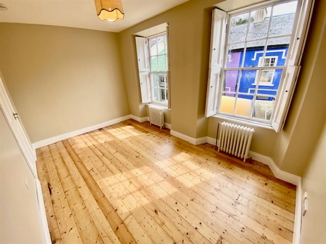 8 Bridge Street, Ramelton, Donegal