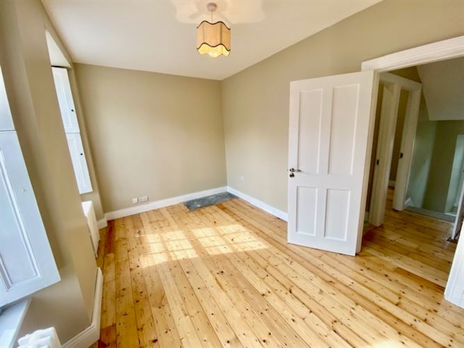 8 Bridge Street, Ramelton, Donegal