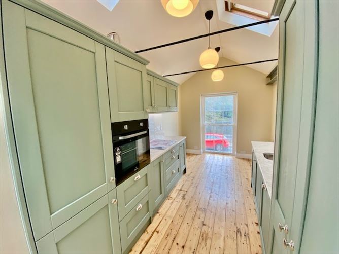 8 Bridge Street, Ramelton, Donegal