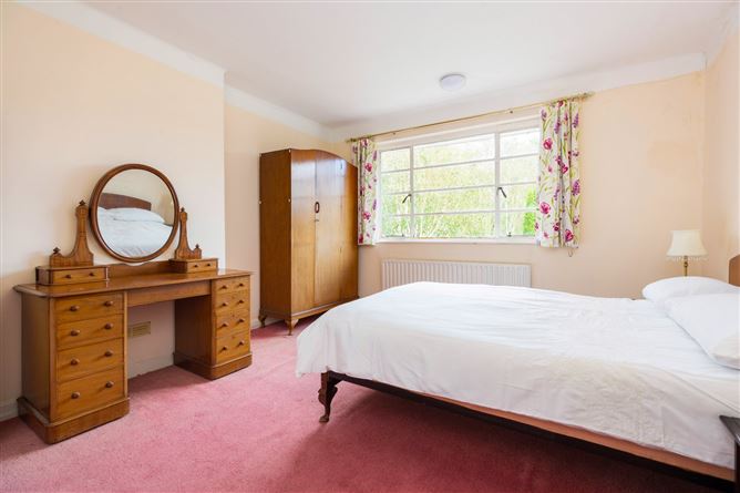5 Hyde Park Avenue, Blackrock, Co. Dublin
