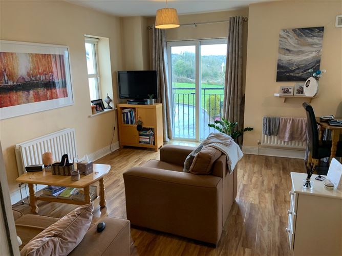 64 Maigh Riocaird, Headford Road, Galway City, Co. Galway