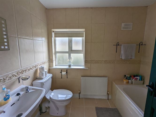 20 The Orchard, Millersbrook, Nenagh, Co. Tipperary