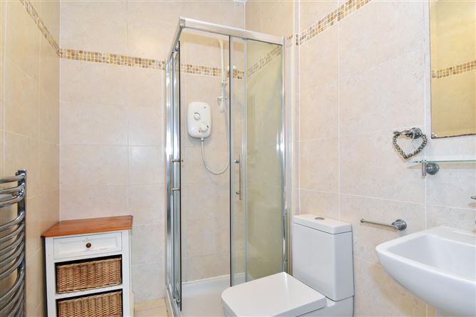 65 Caiseal Cam, Roscam, Galway