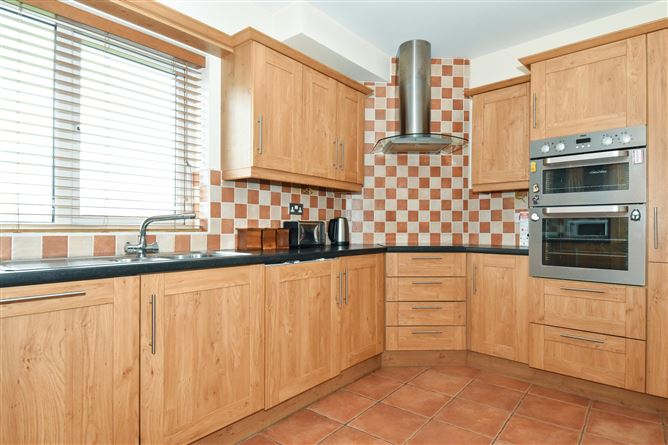 65 Caiseal Cam, Roscam, Galway