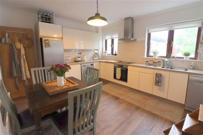 24 Dangan Heights, Newcastle, County Galway