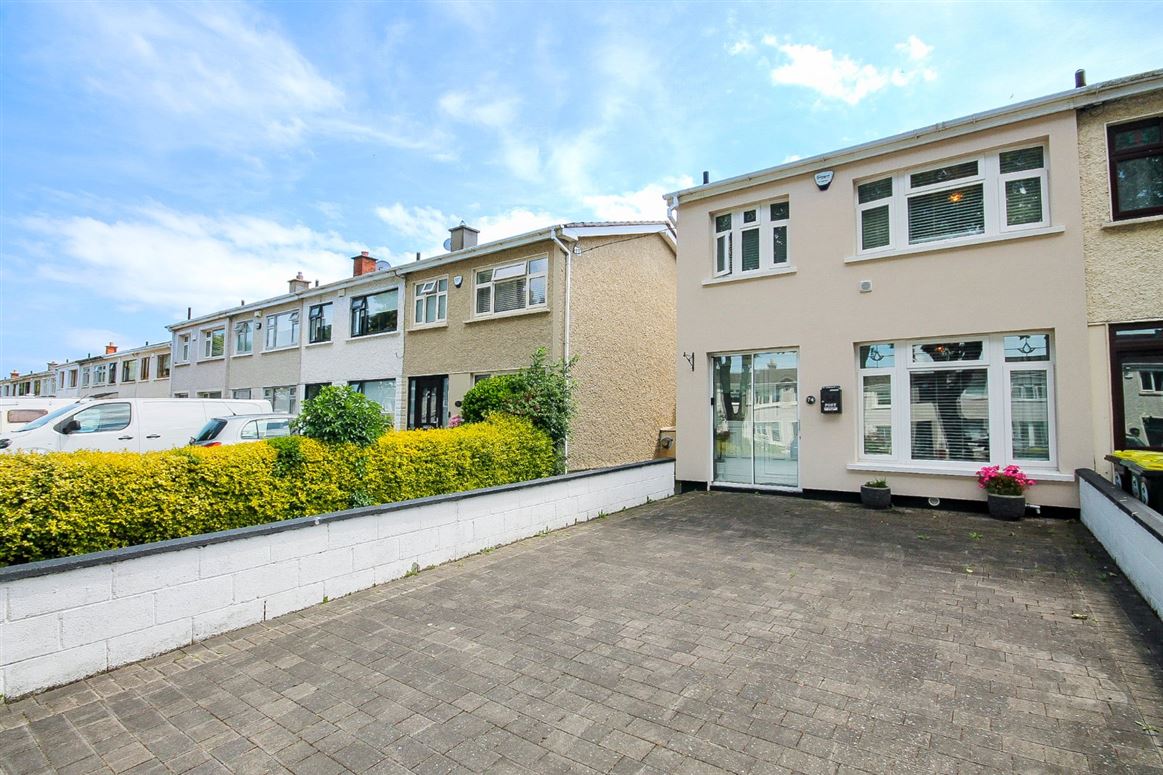 74 The Crescent, Millbrook Lawns, Dublin 24