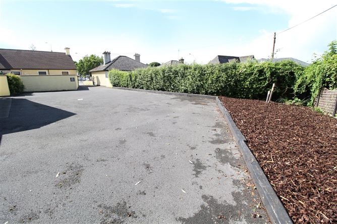 Clon Road, Ennis, Co. Clare