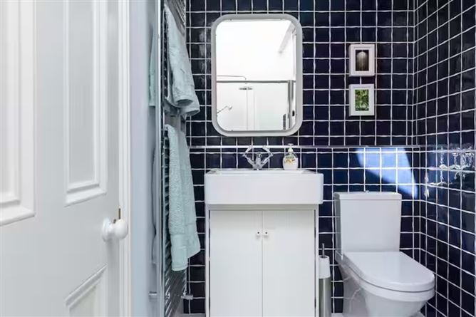 Bright en-suite beside Phoenix Park, Dublin