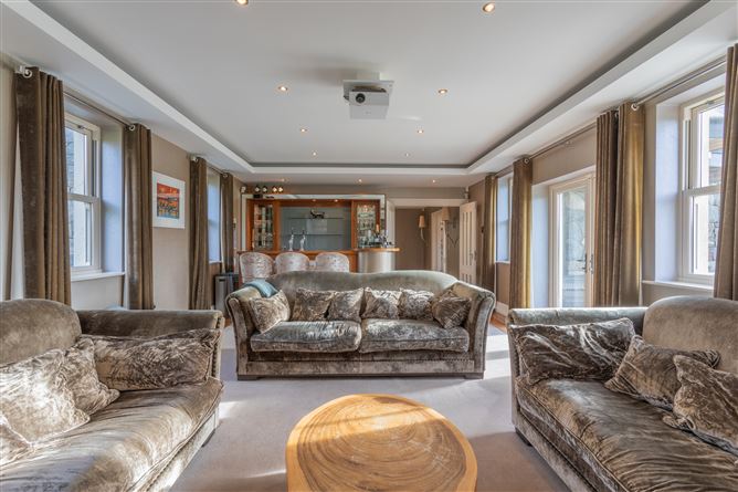 Mansion by the Connemara coast,10 Scath Na Mara