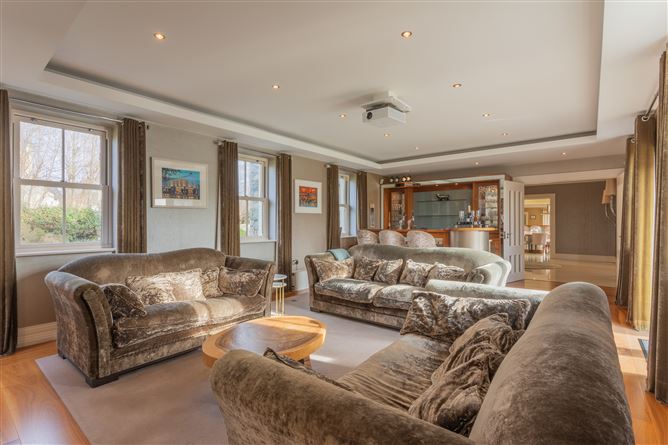 Mansion by the Connemara coast,10 Scath Na Mara