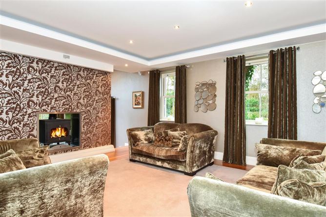 Mansion by the Connemara coast,10 Scath Na Mara