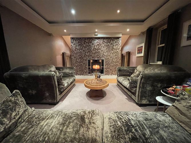 Mansion by the Connemara coast,10 Scath Na Mara