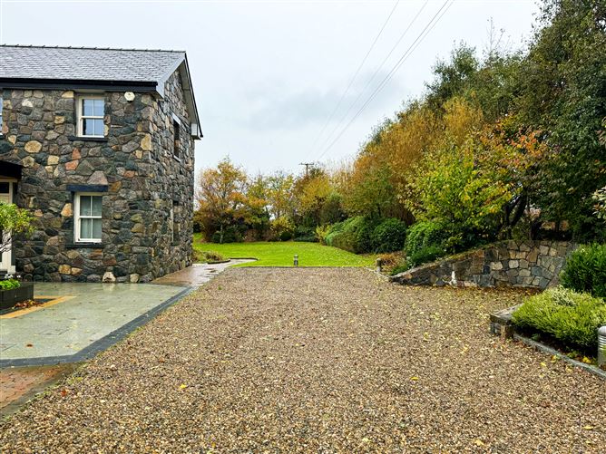 Mansion by the Connemara coast,10 Scath Na Mara