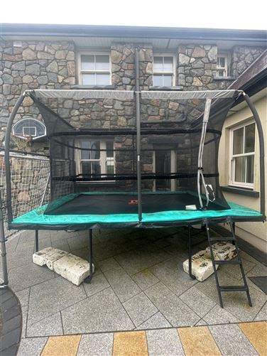 Mansion by the Connemara coast,10 Scath Na Mara