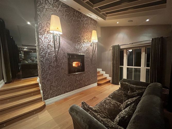 Mansion by the Connemara coast,10 Scath Na Mara