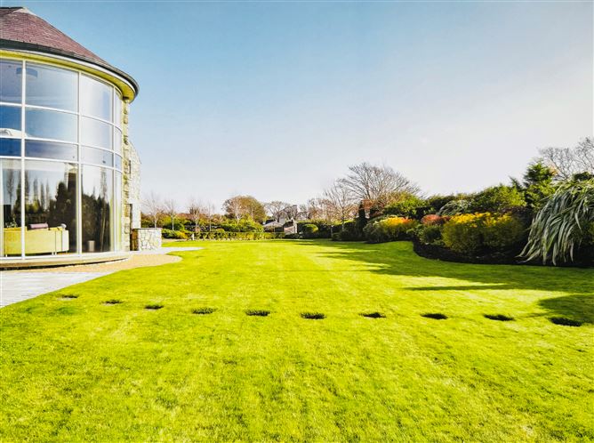 Mansion by the Connemara coast,10 Scath Na Mara