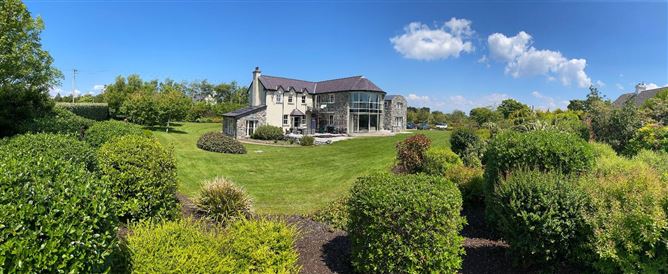 Mansion by the Connemara coast,10 Scath Na Mara