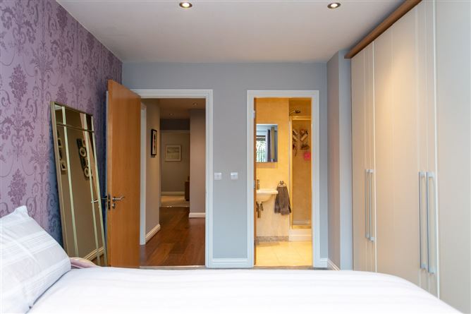 1 Hazelbrook, Upper Kilmacud Road, Stillorgan, Co. Dublin