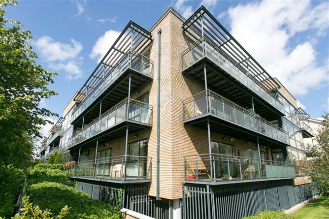 1 Hazelbrook, Upper Kilmacud Road, Stillorgan, Co. Dublin