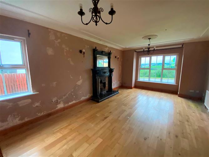 Photo 6 of 25 — 36 Lisnennan Court, Letterkenny, Co. Donegal