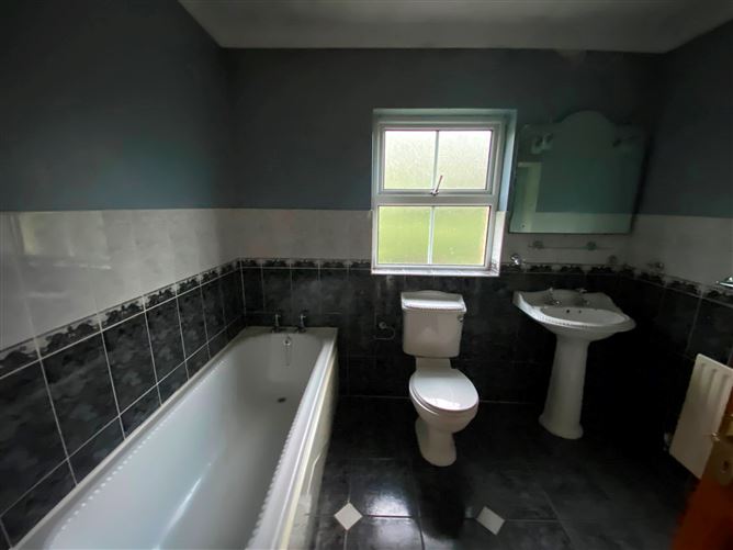 Photo 22 of 25 — 36 Lisnennan Court, Letterkenny, Co. Donegal