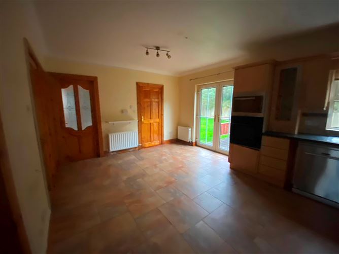 Photo 9 of 25 — 36 Lisnennan Court, Letterkenny, Co. Donegal