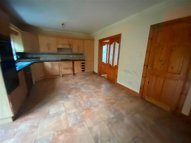 Photo 11 of 25 — 36 Lisnennan Court, Letterkenny, Co. Donegal