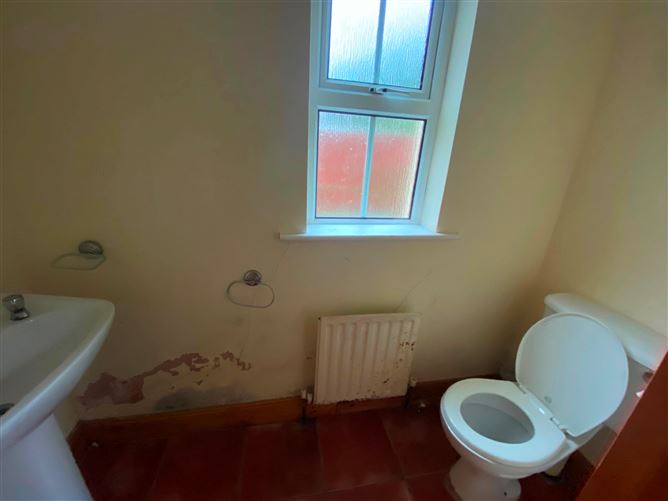 Photo 13 of 25 — 36 Lisnennan Court, Letterkenny, Co. Donegal