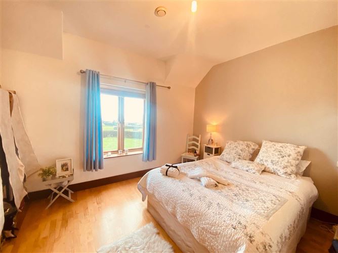5 Railway Village, Lordship, Dundalk, County Louth
