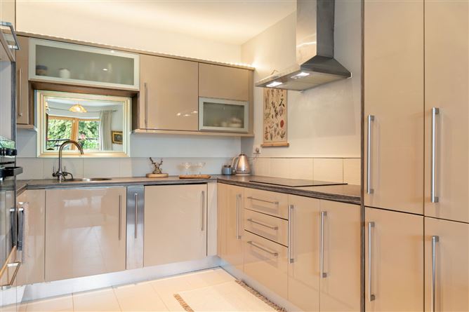 31 The Green, Kensington Lodge, Rochestown Avenue, Dun Laoghaire, Co. Dublin