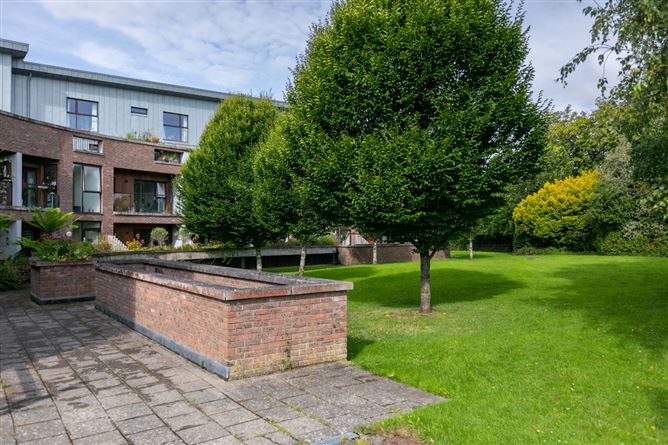 31 The Green, Kensington Lodge, Rochestown Avenue, Dun Laoghaire, Co. Dublin