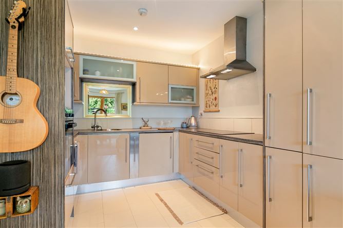 31 The Green, Kensington Lodge, Rochestown Avenue, Dun Laoghaire, Co. Dublin