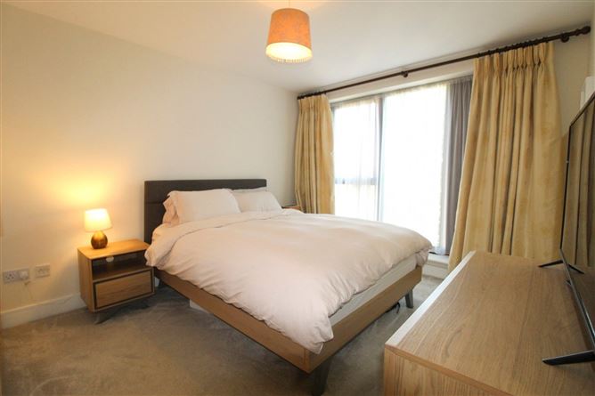Photo 14 of 23 — 10 Castlegate Way, Adamstown, Lucan, Co. Dublin