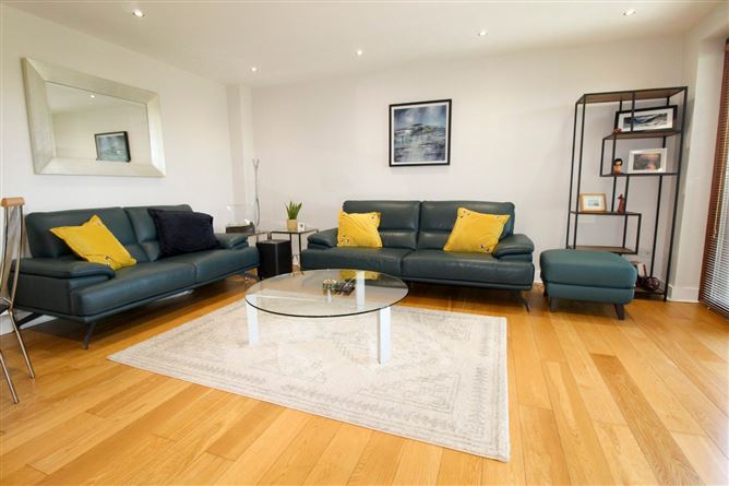Photo 7 of 23 — 10 Castlegate Way, Adamstown, Lucan, Co. Dublin