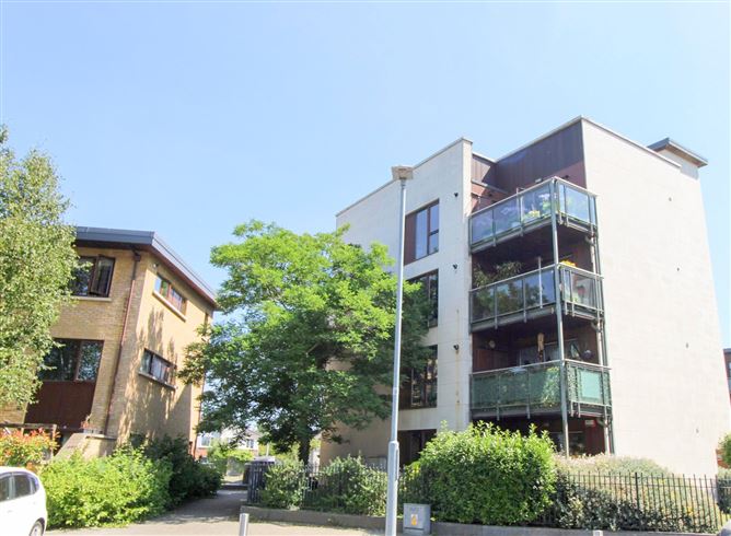 Photo 20 of 23 — 10 Castlegate Way, Adamstown, Lucan, Co. Dublin