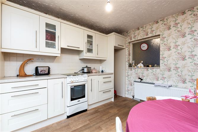 https://photos-a.propertyimages.ie/media/3/4/2/5019243/885e6523-5989-4dd4-9cbe-d3b8c0a66679_l.jpg