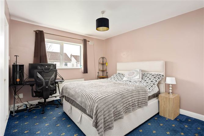 Photo 10 of 23 — 9 Griffeen Glen Crescent, Griffeen Glen, Lucan, County Dublin