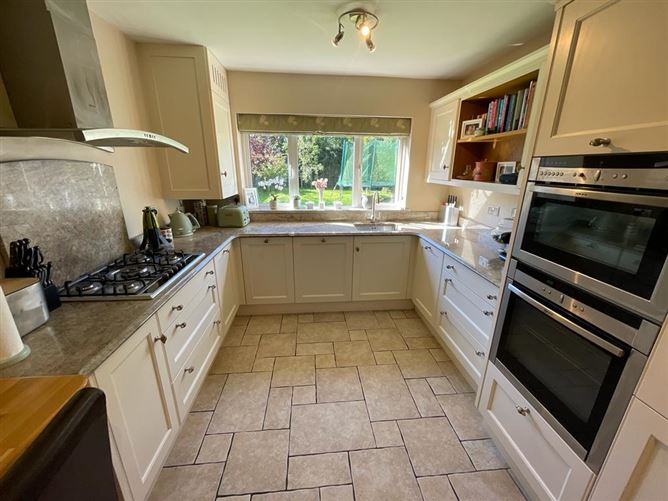 2 Gate Lodge, Castle Road, Blackrock, Cork