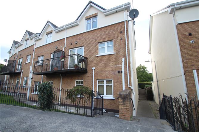 13 The Crescent, Harbour Heights, Passage West, Cork