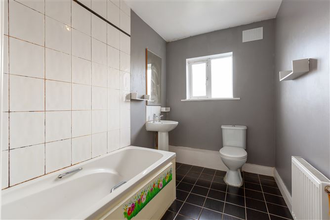 3 The Grove, Downshire Park, Blessington, Wicklow