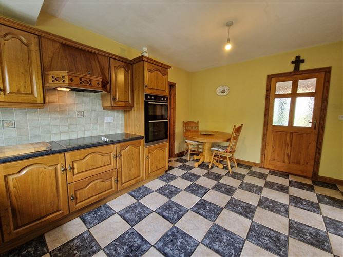 10 Meadow Park, Swinford, Co. Mayo