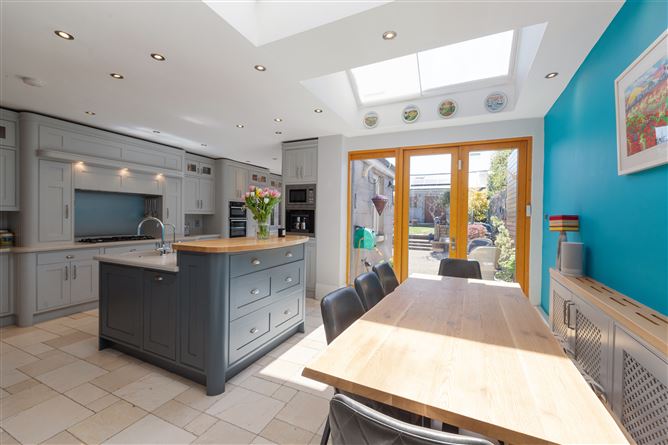https://photos-a.propertyimages.ie/media/3/4/3/4922343/9ca539d5-5d25-4849-aac7-c71b2cbc95cf_l.jpg