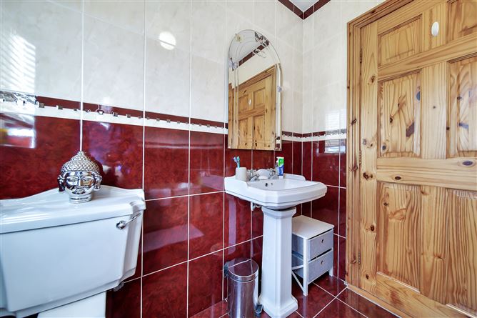 53 Harmony Hill, Letterkenny, Donegal